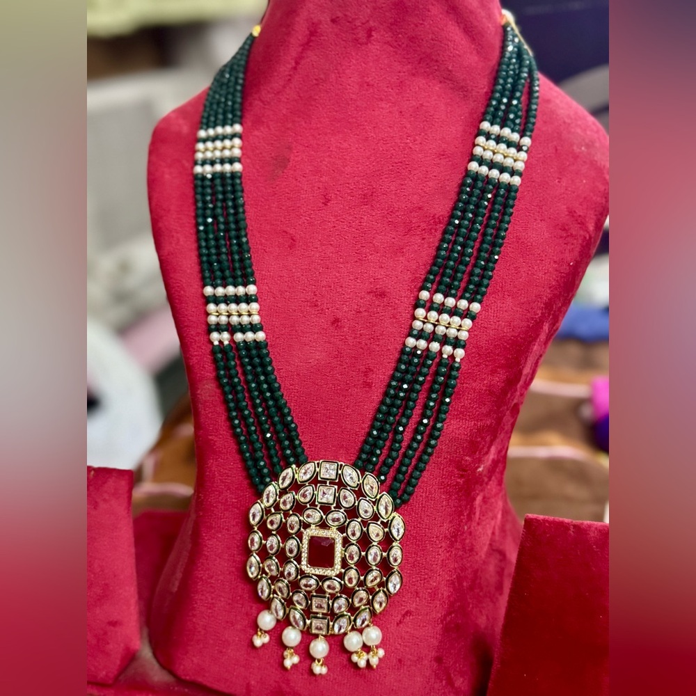 House Of RuSa Queens Collection Elegant Green &white necklace with grand pendant